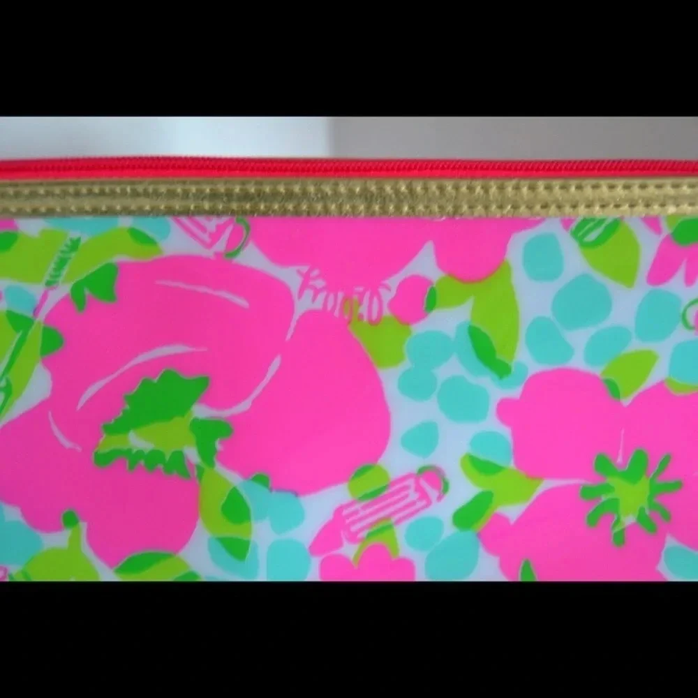 NWOT Lilly Pulitzer make up clutch